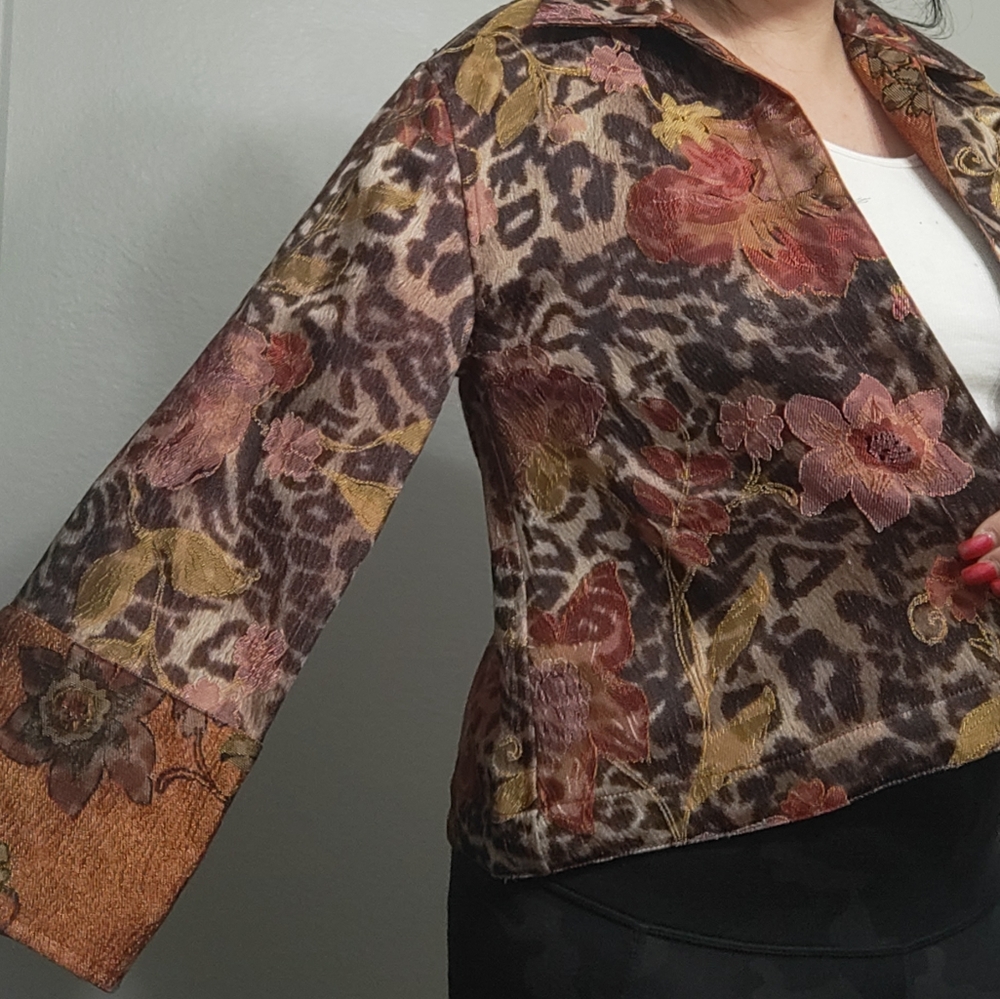 COLD Water gorgeous blazer top - Picture 3 of 5
